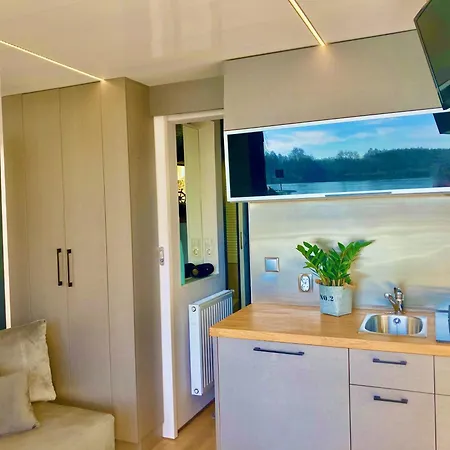 Hotel en barco Hausboot - Schwimmende Feststehende Direkt Auf Der Havel Mit Weitblick Aufs Wasser