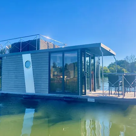Hausboot - Schwimmende Feststehende Direkt Auf Der Havel Mit Weitblick Aufs Wasser Ботель Кецин
