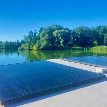Úszó hotel Hausboot - Schwimmende Feststehende Direkt Auf Der Havel Mit Weitblick Aufs Wasser *