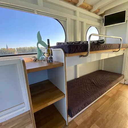 Hausboot - Schwimmende Feststehende Direkt Auf Der Havel Mit Weitblick Aufs Wasser Кецин