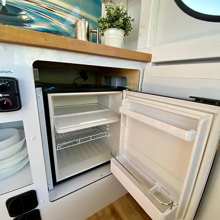 Hausboot - Schwimmende Feststehende Direkt Auf Der Havel Mit Weitblick Aufs Wasser *