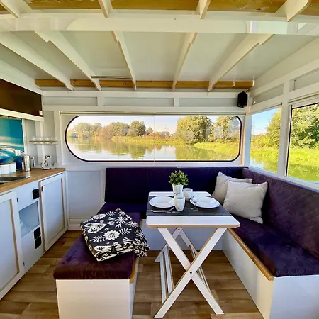 Hausboot - Schwimmende Feststehende Direkt Auf Der Havel Mit Weitblick Aufs Wasser Ботель *