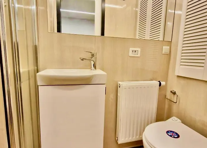 Hausboot - Schwimmende Feststehende Direkt Auf Der Havel Mit Weitblick Aufs Wasser * Ketzin