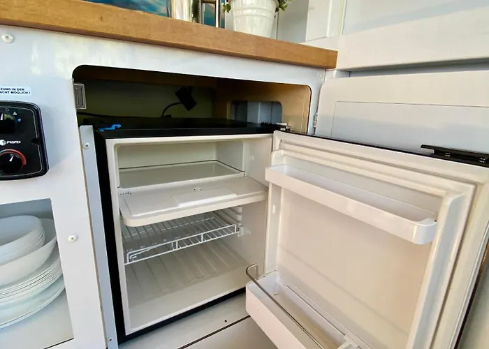 Hausboot - Schwimmende Feststehende Direkt Auf Der Havel Mit Weitblick Aufs Wasser *