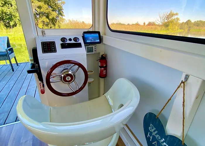 Hausboot - Schwimmende Feststehende Direkt Auf Der Havel Mit Weitblick Aufs Wasser Tekne Ketzin