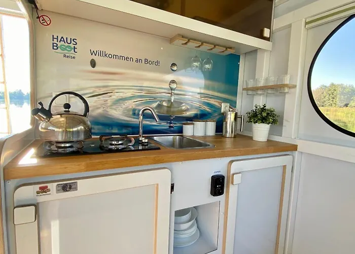 Hausboot - Schwimmende Feststehende Direkt Auf Der Havel Mit Weitblick Aufs Wasser